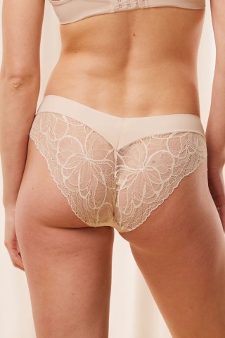 Majtki Triumph Body Make-up Illusion Lace Highleg Tai beżowe
