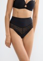 Stringi Triumph COMFORT CONTOUR highwaist czarne